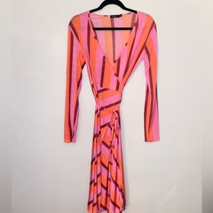 BRAND NEW NEVER WORN WRAPAROUND TIE BOOHOO DRESS PINK AND ORANGE